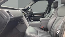 Land Rover Discovery 3.0 D300 Dynamic SE 5dr Auto Diesel Station Wagon